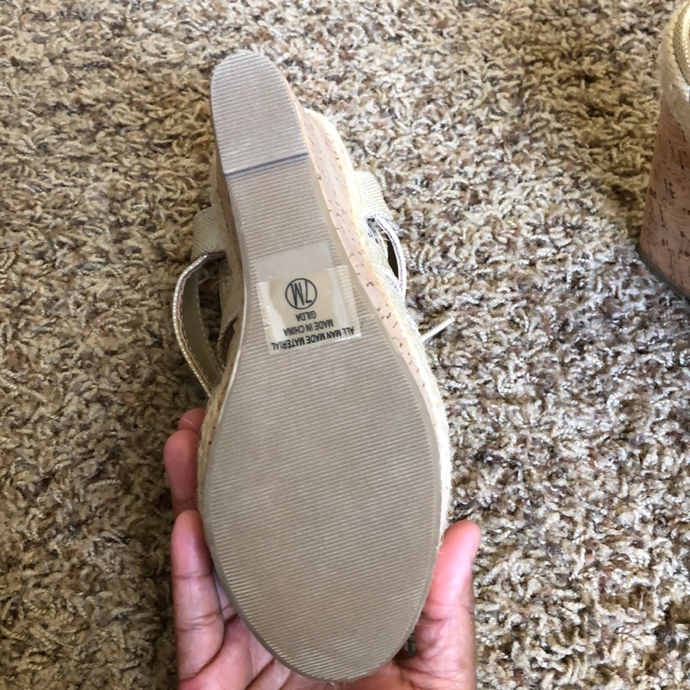 Shoes - Picture 4 of 4